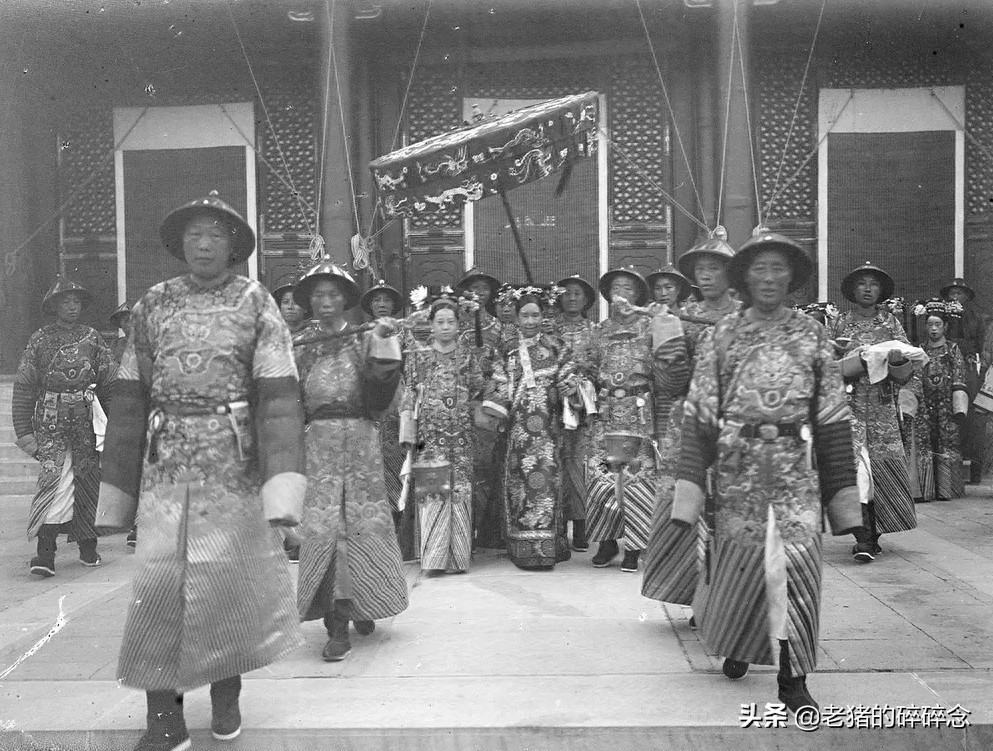 难得的一组慈禧“老佛爷”的真容照,图五是其cosplay照