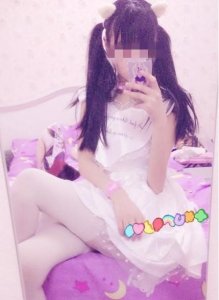 ​14岁女生晒“私房照”，早熟程度超乎想象，网友：尺度有点大