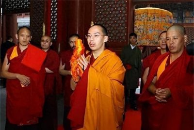 ​揭秘：十一世班禅的一天