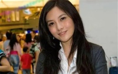 ​香港女富豪纪凯婷，30岁身家达几百亿，却爱上农村出身“穷小子”