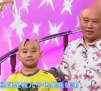 ​岳云鹏当着师父面打陶阳嘴巴？郭德纲反应神速！真不愧父子相称