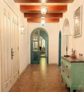 ​踢脚线颜色怎么搭配(踢脚线颜色搭配)