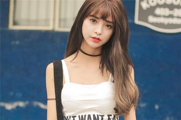 草莓型身材适合穿圆领衣服吗 草莓型身材适合穿背心吗 草莓型身材适合穿圆领衣服吗 草莓型身材适合穿背心吗