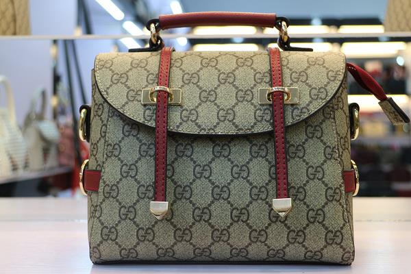 牛皮包太硬怎么办 牛皮包和羊皮包哪个好 牛皮包太硬怎么办 牛皮包和羊皮包哪个好