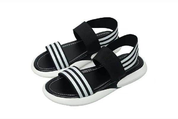 凉鞋买大点好还是小点好 凉鞋买大了一码该怎么补救 凉鞋买大点好还是小点好 凉鞋买大了一码该怎么补救