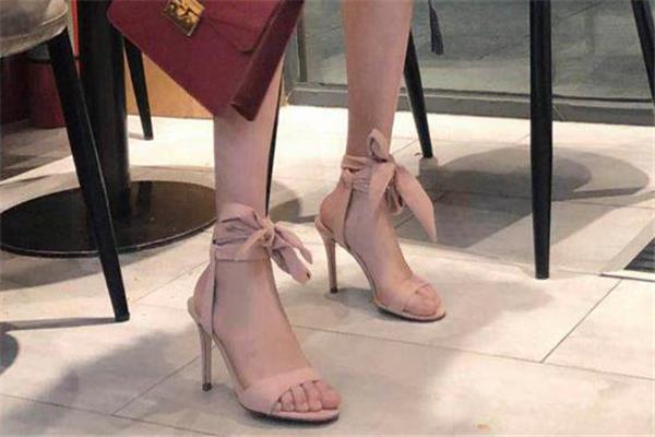 小ck绑带蝴蝶结高跟鞋多少钱 小ck绑带高跟鞋价格 小ck绑带蝴蝶结高跟鞋多少钱 小ck绑带高跟鞋价格