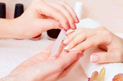 ​指甲容易断怎么保护 5招改善脆弱指甲