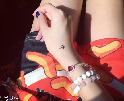 砗磲手链女人戴多少颗 佩戴有讲究 砗磲手链女人戴多少颗 佩戴有讲究