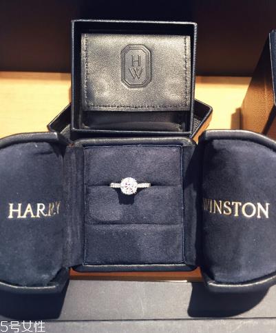 钻戒可以换戒托吗?钻戒的戒托能换吗? 钻戒可以换戒托吗?钻戒的戒托能换吗?