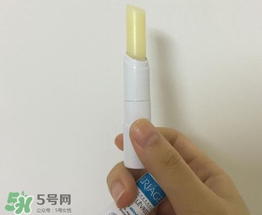 依泉和dhc唇膏哪个好?依泉唇膏和dhc唇膏哪个好? 依泉和dhc唇膏哪个好?依泉唇膏和dhc唇膏哪个好?