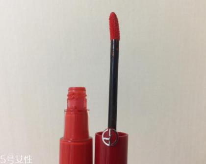 阿玛尼401和402哪个好看?401黄皮挚爱 阿玛尼401和402哪个好看?401黄皮挚爱