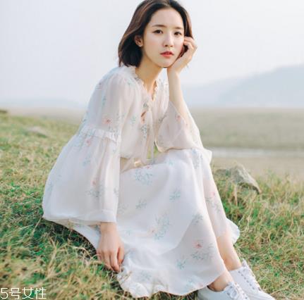 瘦人穿什么连衣裙好看?这三款让你美上天 瘦人穿什么连衣裙好看?这三款让你美上天