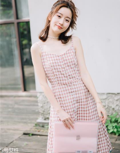 瘦人穿什么连衣裙好看?这三款让你美上天 瘦人穿什么连衣裙好看?这三款让你美上天