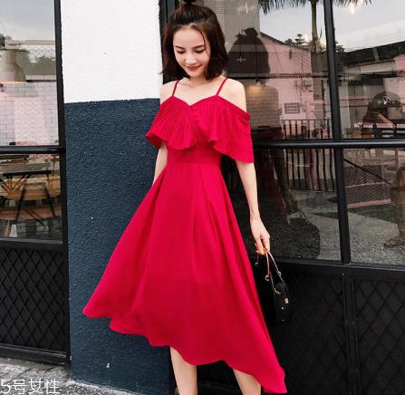 夏天穿什么颜色连衣裙好?夏天适合什么颜色连衣裙? 夏天穿什么颜色连衣裙好?夏天适合什么颜色连衣裙?