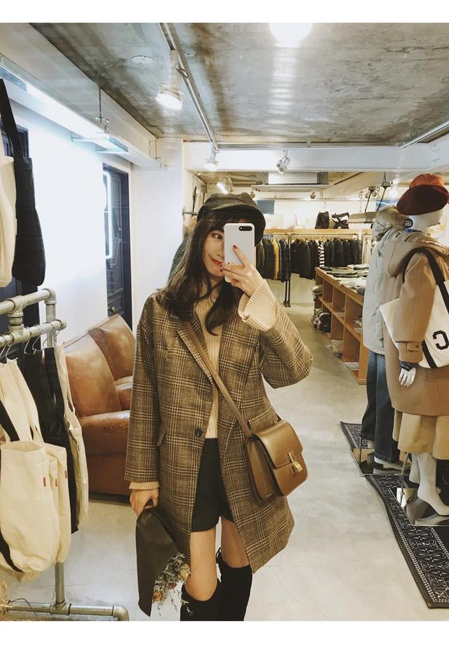 中长款修身双面呢大衣搭配(如今流行这几款时尚大衣)(7)