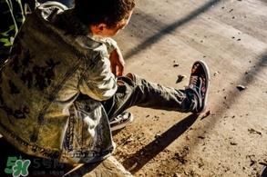 amac customs与vans高定鞋子多少钱? amac customs与vans高定鞋子多少钱?