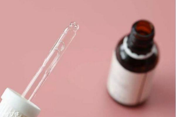 长痘痘能用烟酰胺吗 烟酰胺可以祛痘吗 长痘痘能用烟酰胺吗 烟酰胺可以祛痘吗