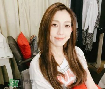 ​英树范玮琪签名限量版口红套盒多少钱_怎么样_口红色号