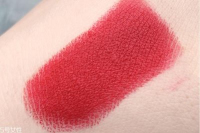​3ce口红哑光214好看吗 3ce哑光豆沙红214试色
