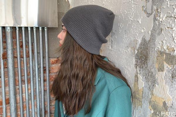 针织帽怎么戴不会掉 针织帽的戴法 针织帽怎么戴不会掉 针织帽的戴法