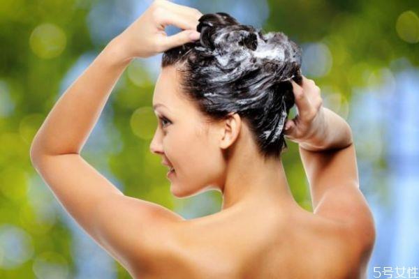 头发保湿用什么 头发干擦什么保湿 头发保湿用什么 头发干擦什么保湿