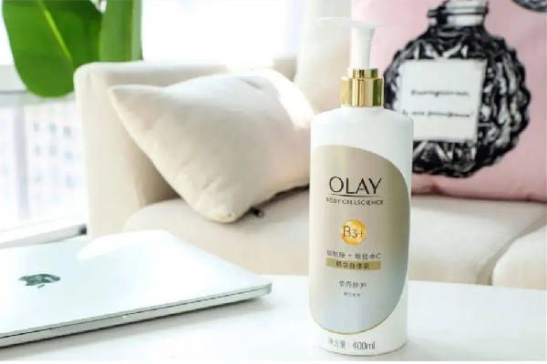 身体乳可以涂乳房上吗 身体乳要避开的部位 身体乳可以涂乳房上吗 身体乳要避开的部位