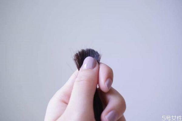 刘海分开合不上怎么办 如何取消头发中分的缝 刘海分开合不上怎么办 如何取消头发中分的缝