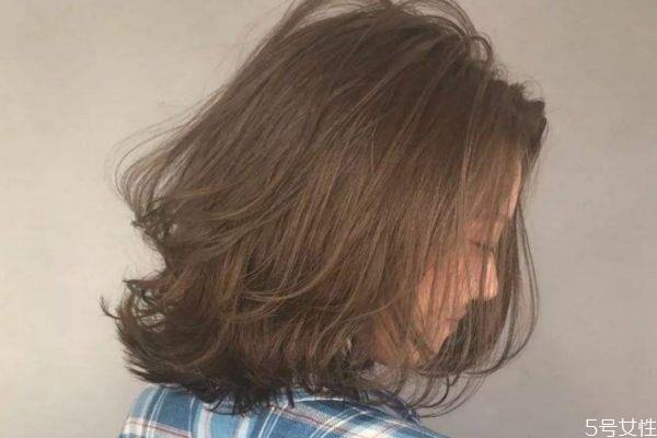 烟草棕发色显白吗 烟草棕发色容易掉色吗