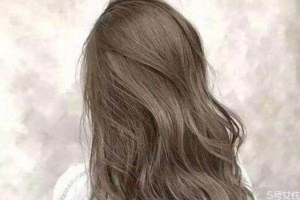 烟草棕发色显白吗 烟草棕发色容易掉色吗