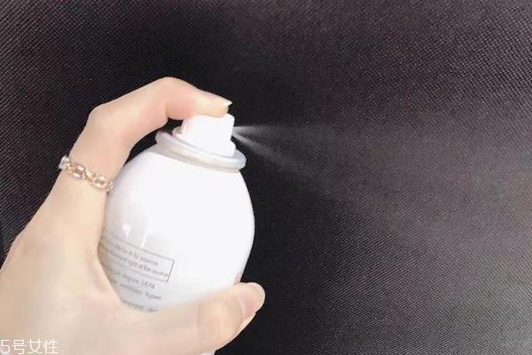 雅漾喷雾适合高中生吗 雅漾喷雾心得 雅漾喷雾适合高中生吗 雅漾喷雾心得