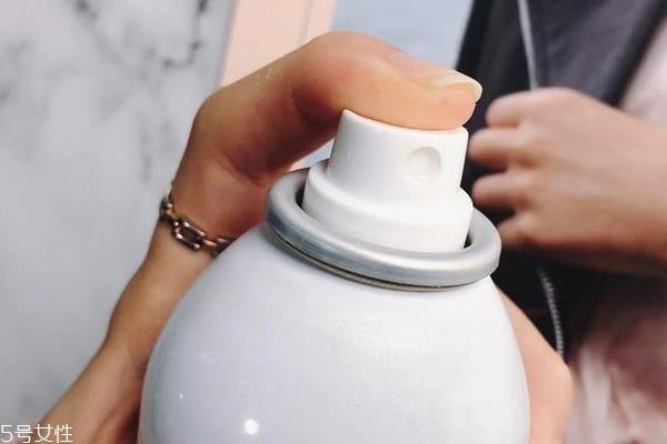 雅漾喷雾适合高中生吗 雅漾喷雾心得 雅漾喷雾适合高中生吗 雅漾喷雾心得