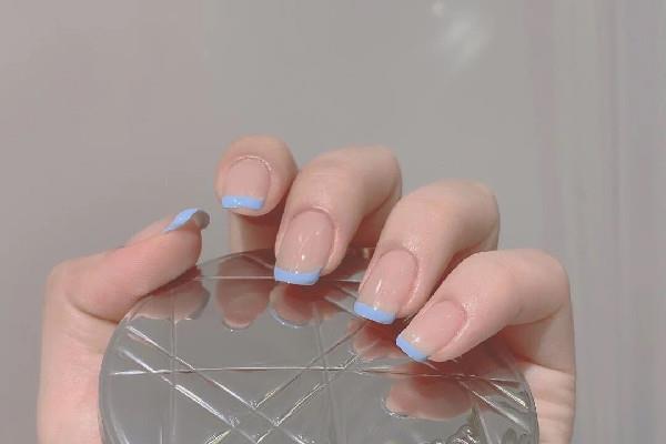 光疗美甲和普通美甲有什么区别 光疗美甲是什么意思 光疗美甲和普通美甲有什么区别 光疗美甲是什么意思