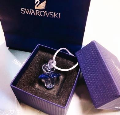 施华洛世奇奶嘴项链多少钱 精致可爱有童趣 施华洛世奇奶嘴项链多少钱 精致可爱有童趣