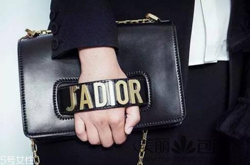dior迪奥包包怎么打开?怎么保养 dior迪奥包包怎么打开?怎么保养