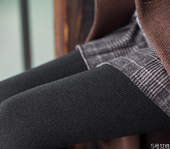 连脚袜需要每天洗吗 连脚袜怎么洗袜子