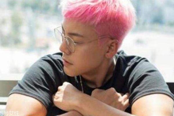 粉色头发要漂到几度 粉色头发要漂吗 粉色头发要漂到几度 粉色头发要漂吗