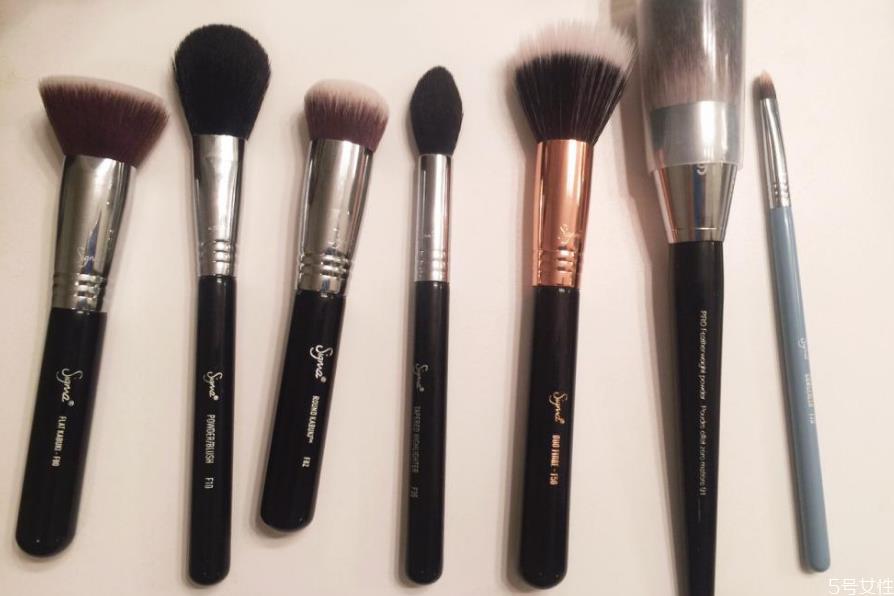 粉扑清洁剂可以洗刷子吗 粉扑清洁剂怎么用