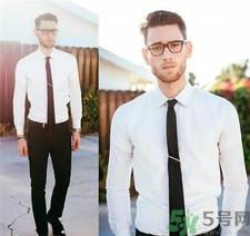 衬衣里面穿什么?衬衣里面为什么穿背心? 衬衣里面穿什么?衬衣里面为什么穿背心?