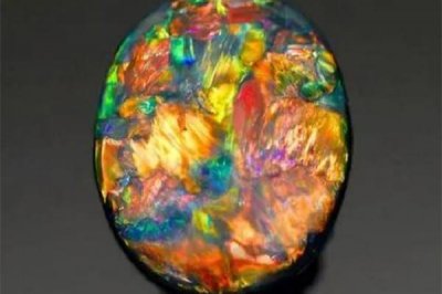 ​欧泊石什么颜色最贵 欧泊石有哪些颜色