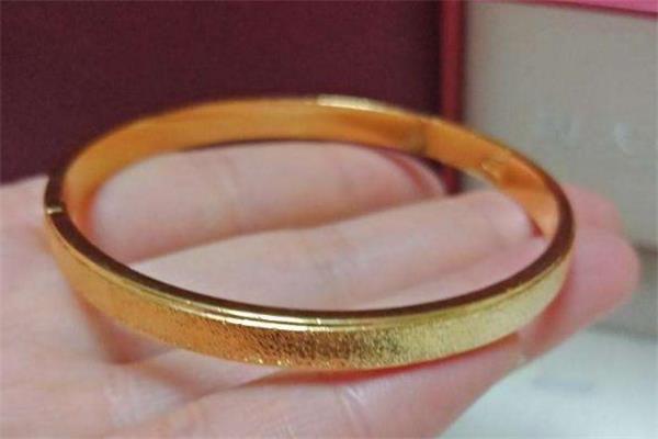 黄金手镯可以寄快递吗 顺丰可以寄黄金手镯吗