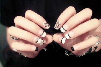 ​美甲建构要照灯照多久 美甲建构不平的地方可以磨吗