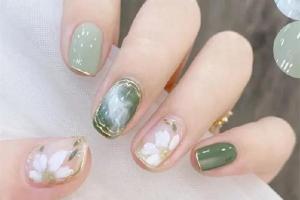 美甲建构要照灯照多久 美甲建构不平的地方可以磨吗 美甲建构要照灯照多久 美甲建构不平的地方可以磨吗