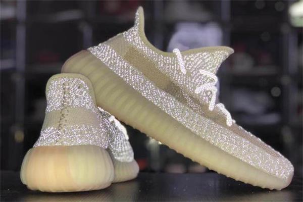 yeezy 350芝麻满天星谍照 椰子350芝麻满天星配色 yeezy 350芝麻满天星谍照 椰子350芝麻满天星配色