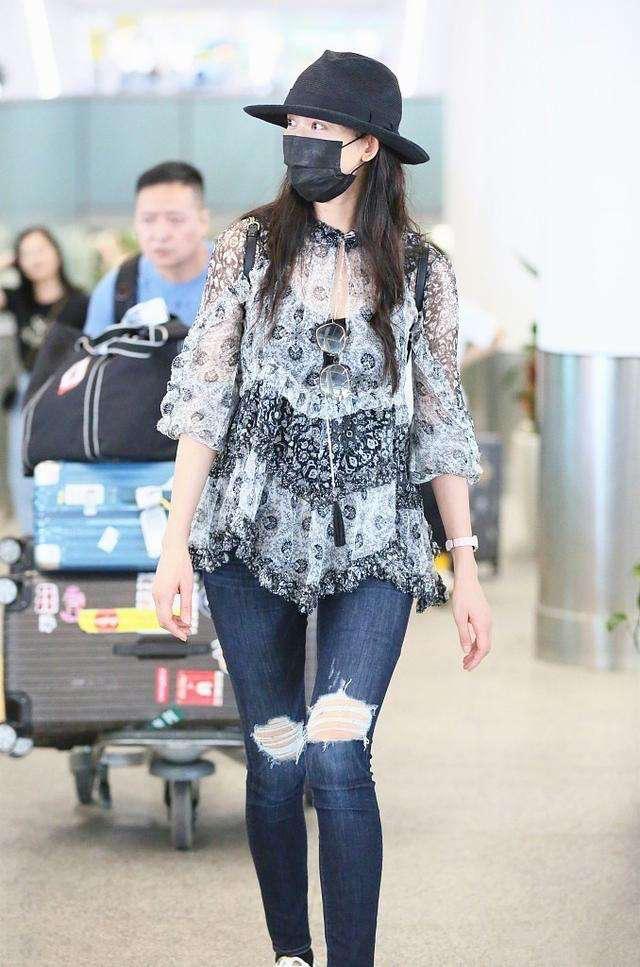 雪纺上衣的搭配(让你这个夏天时髦又吸睛)(6)