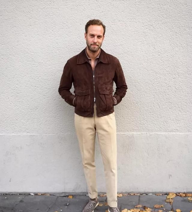 咖啡色搭配什么颜色,咖啡色裤子配什么颜色上衣?图3