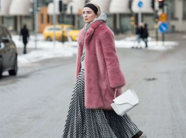 灰色配什么颜色好看,灰色T和什么颜色搭配最好看图4