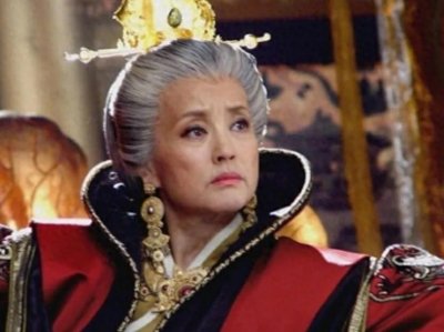 ​武则天男宠无数，其中一个和女官私通，她却更宠他