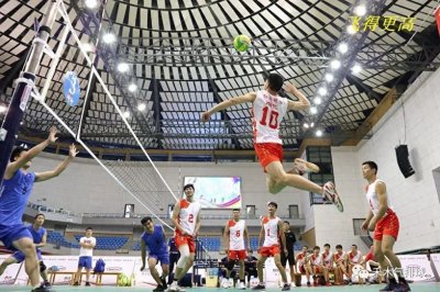 ​让你成为气排球比赛中的“站位高手”：接拦回球防守形式详解！