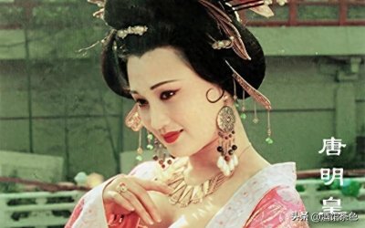 ​林芳兵60岁依然很美，住北京别墅低调生活，儿子继承父亲音乐才华