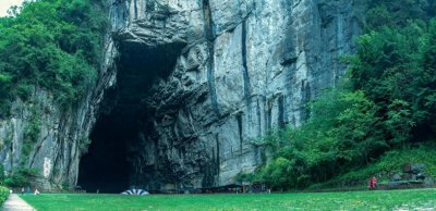 ​腾龙洞——中国第一大溶洞介绍及游玩攻略